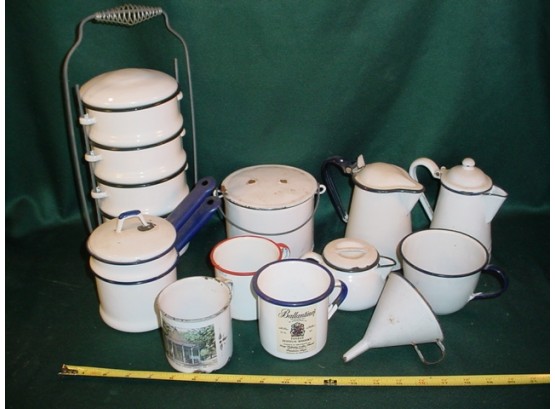 10 Pieces Blue And White Enamelware  (61)