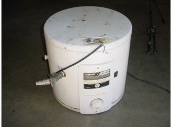 AO Smith Electric I Hot Water Heater, 120V, 10 Gal  (80)