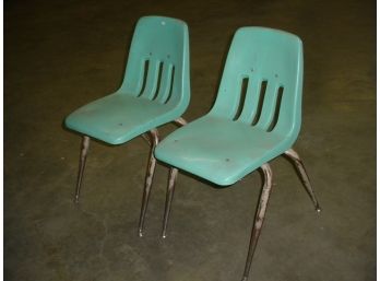 2 Stacking Mid Century Modern Chairs  (57)