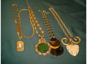 5 Necklaces (one Is Locket)   (142)