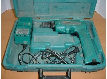 Makita 6095D  9Volt Cordless Electric Drill, Battery, Charger & Case  (126)