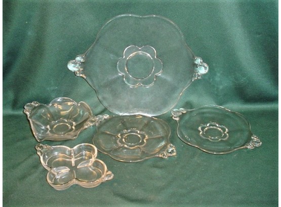 5 Pieces Clear Glass  14' And Two 9' Platters  (160)
