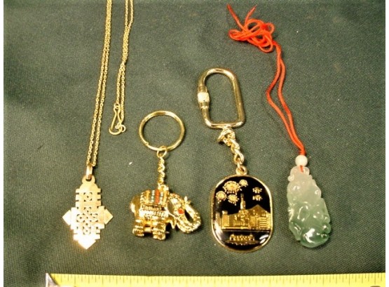 2 Necklaces & 2 Keychains, Oriental   (178)