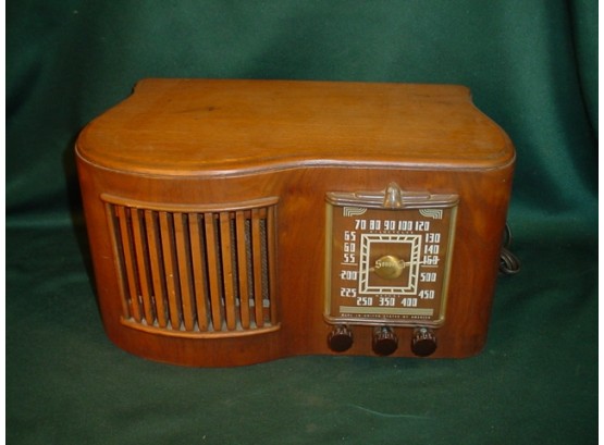 RCA Sonora 'Airwave' Table Top Radio, 15' Long In Beautiful Wood Cabinet  (92)
