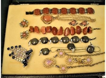 Assorted Costume Jewelry Lot  (107)