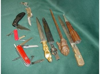 Group Of Daggers And Knives  (208)