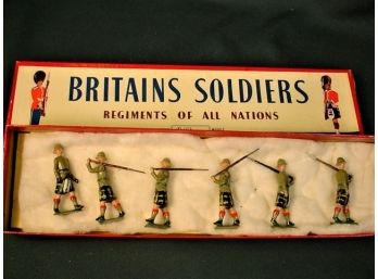 6 Britains Soliders 'The Gordon Highlanders'  #77   (139)