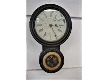 Old Antique  Ingraham Spring Driven 'Figure 8' Wall Clock  (236)