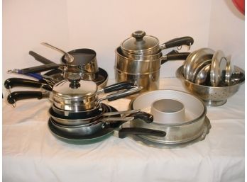 Pots & Lids, Sauce Pans, Cake Molds, 10 Fry Pans   (203)