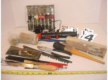 Assorted Tools And Brushes  (151)