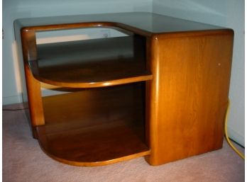 Maple Corner Table Unit With Shelf, 32'x 32'x 21'H   (1)