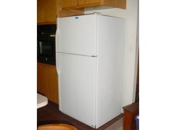 2001 Kenmore Top Freezer Refrigerator , 20.8 Cubic Feet (323)