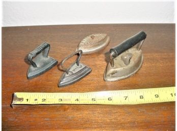 4 Miniature Sad Iron Pieces  (55)