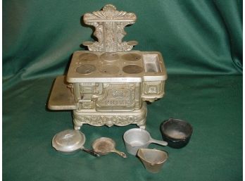 Rare Antique 'Prize' Salesman's Sample Cast Iron Kitchen Stove With Accessories  (230)