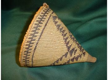 Small Pit River Tribe  Quail Pattern Burden Basket (4)