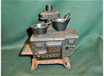 Antique 'Queen' Cast Iron Toy Stove With Pot And Coal Shuttle/shovel, 5'x 3.5'x 6'   (134)