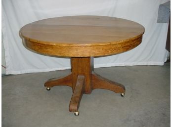 Antique American Oak Mission Style 48' Round Dining Table With No Leaves  (28)