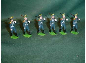 6 Vintage Toy Metal Soldiers, Braitains Soldiers (no Box)    (183)