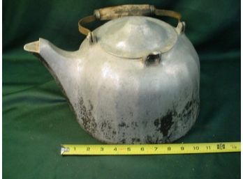 11' Aluminum Kettle , With Wood Handle  (83)