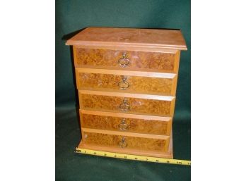 Small Vintage Jewelry Box, 9'x 6'x 11'   (54)