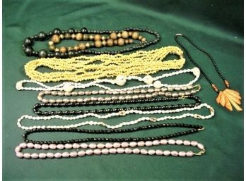 Group Of 10 Vintage Costume  Necklaces  (243)