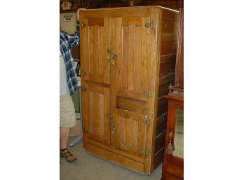 Large Oak All Original 4 Door Ice Box With  All Porcelain Interior  (191)
