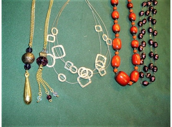 Group Of 5 Costume Jewelry Necklaces  (6)