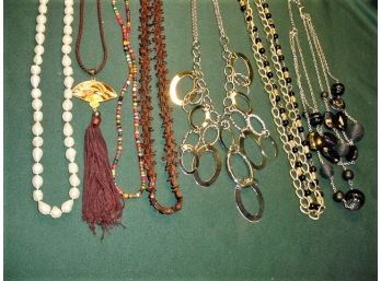 Group Of 7 Costume Jewelry Necklaces  (5)