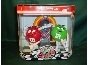 M&M 'Rock & Roll Cafe' Candy Dispenser  (67)