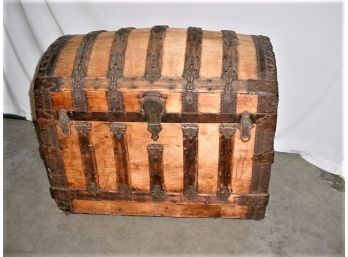 Nice Antique Dome Top Trunk With Insert Shelf , 34'x 22'x 26'H   (258)