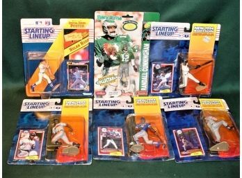 6 Sports Figurines With Cards   (109)