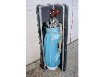 Set Of Golf Clubs And Airline Shipping Container  (433)