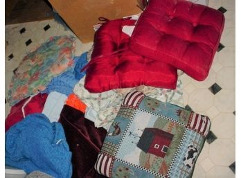 Throw Pillows, Seat Cushions, Sheets, Misc.  (586)