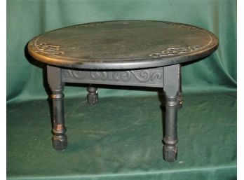 Small  Oak Round Low Table, 26'x 14'   (258)