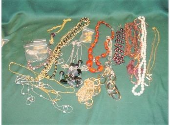 Group Of Vintage Necklaces (51)
