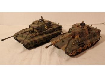 2 Toy Plastic Model Tanks- 21st Century Top & Umnimax  (44)