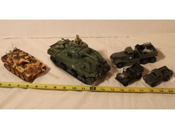 3 Dinky Toys, Corgi Truck, Unimax Tank, Corgi Panther Tank  (64)