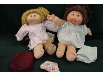 2 Cabbage Patch Dolls & 2 Small Purses  (222)
