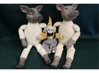 3 Dolls - 2 Pigs And Jester (134)