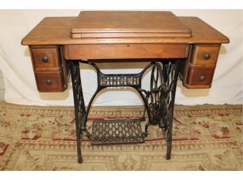 Antique Singer Sewing Machine In 4 Oak Drawer Cabinet, Circa 1910  (344)