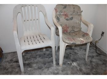 2 Outdoor Plastic Arm Chairs  (368)