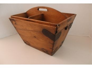 Primitive Pine Gathering Box With Slide Out Tray   (464)