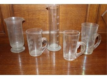 Group Of 5 Graduated Etched Clear Glass Measures  (472)