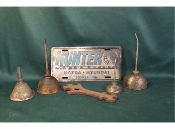 Vintage IHC International Harvester 1059B Wrench,3 Oil Cans, Tin Funnel, Hunter License Plate  (297)