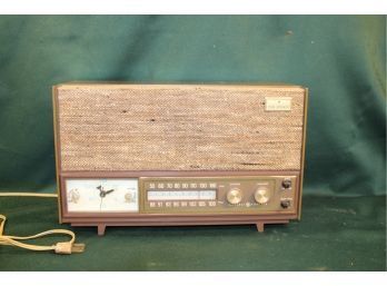 GE AM/FM  Clock Radio,  Modelc-1510  (47)