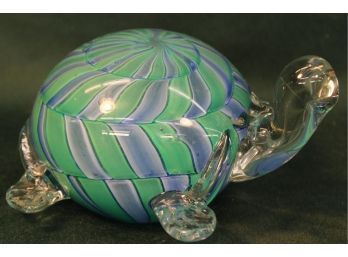 Hand Blown Glass Turtle Paperweight  , Unsigned   (294)