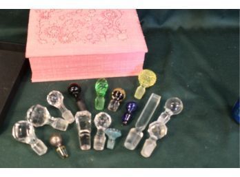 15 Clear And Colored Glass Stoppers In Pink Beaded Box  (54)
