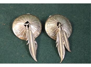 Pair Of Silver Earrings (150)