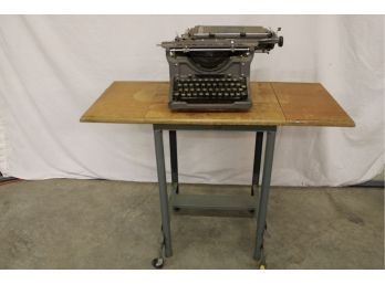 Vintage Hi-Lo Metal Typewriter Rolling Stand W/ Underwood Manual Typewriter  (228)