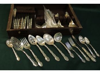 Antique Rogers  Silver Plate Flatware In 18.5'x 12' Case  (32)